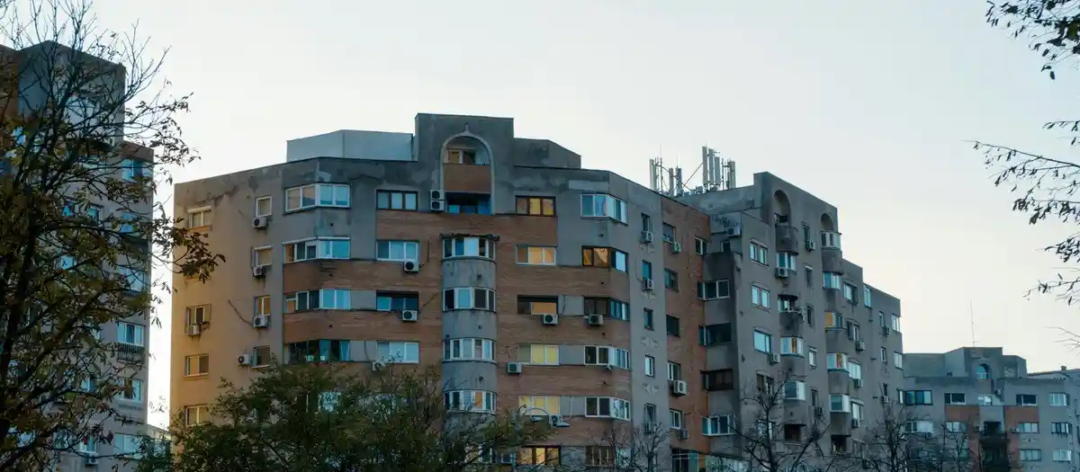 Жилищни блокове с неизолирани фасади